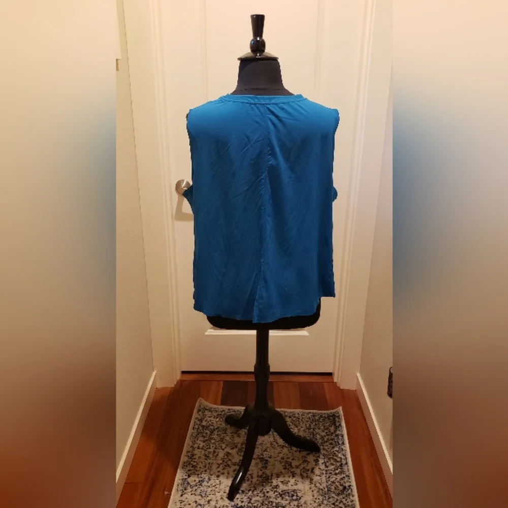 All In Motion Teal Sleeveless Women's Top